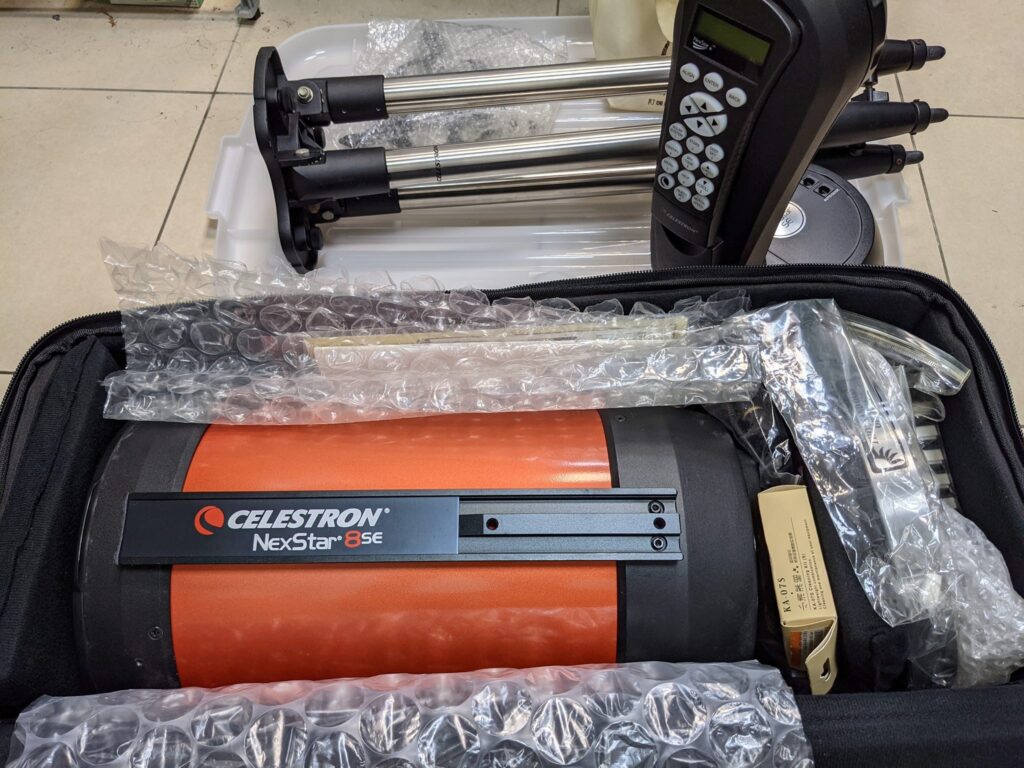 Celestron 望遠鏡捐贈